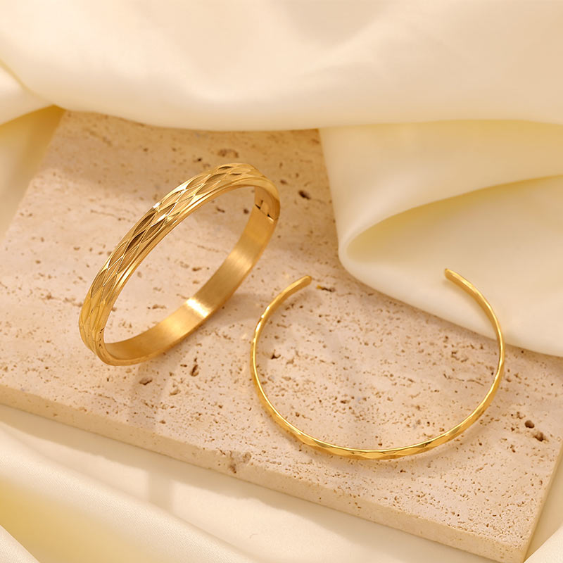 Factory Price Mixed Color Stainless Steel Wave Hinged Bangle for Women B2202