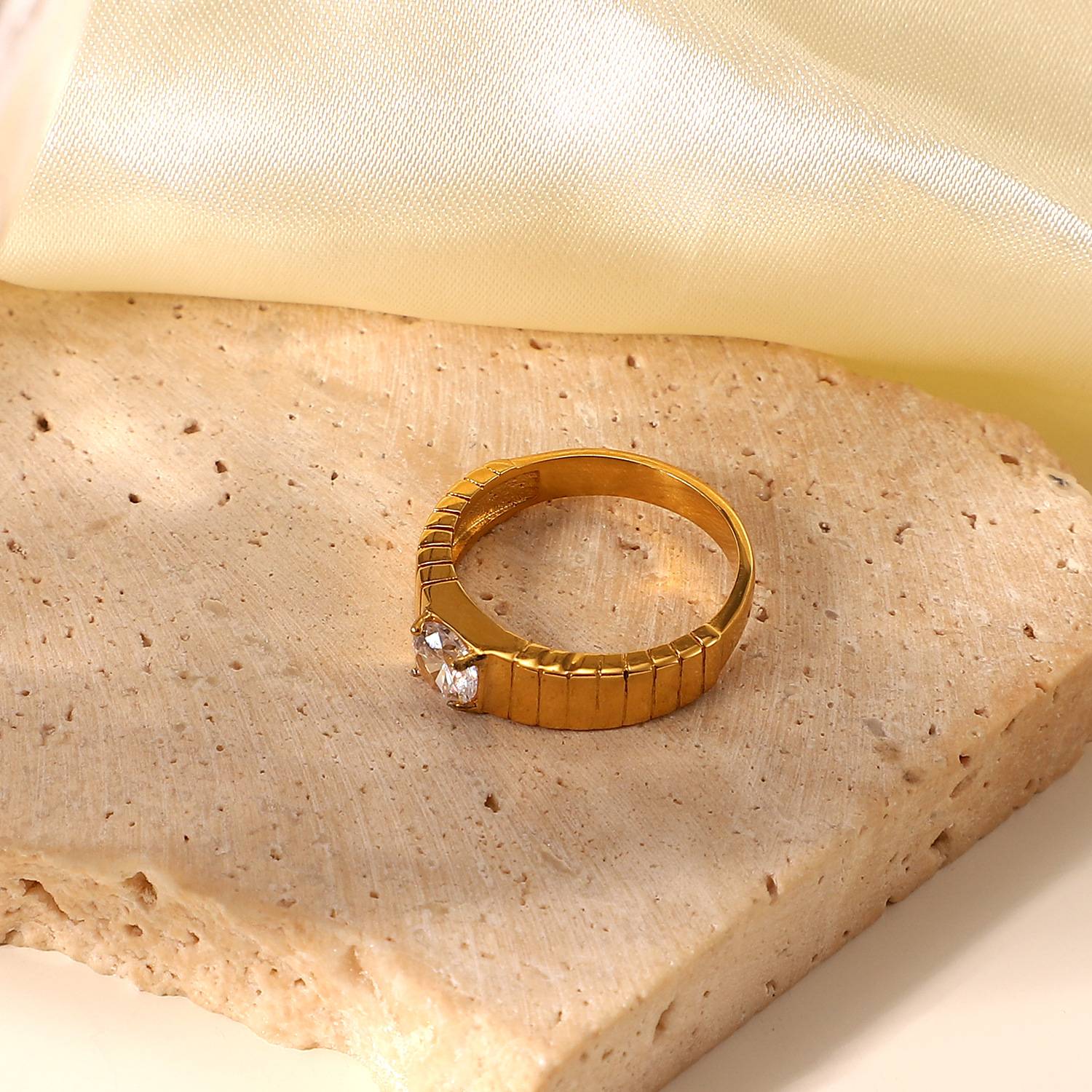 Wholesale 18K Gold Plated Stainless Steel Zircon Ring for Women
