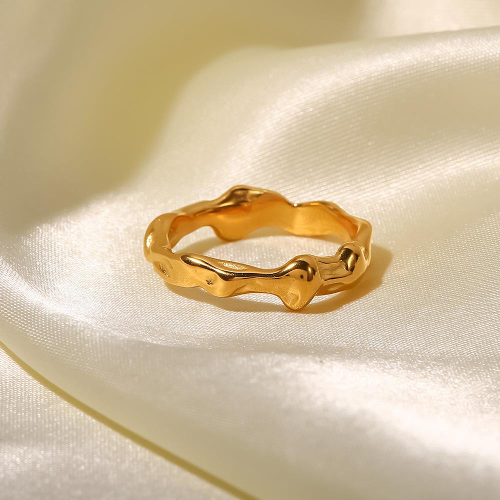 Wholesale Stainless Steel PVD 18K Gold Plated Waterproof Wave Solid Women's Ring