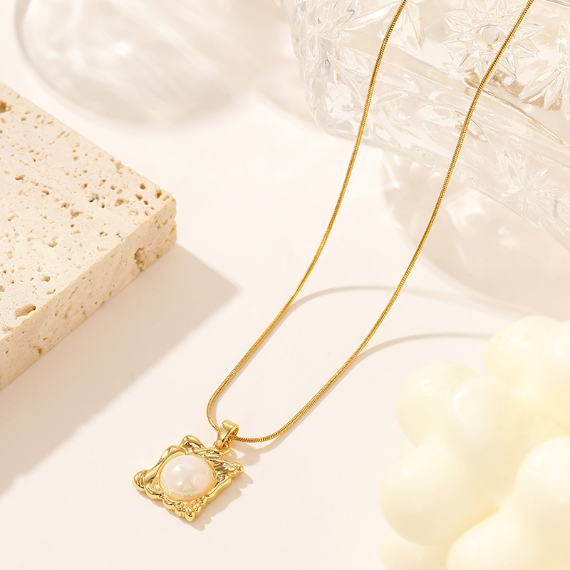 New Trendy Jewellery Wholesale Chain Pearl Drop Necklace Unique Square Charm N2535