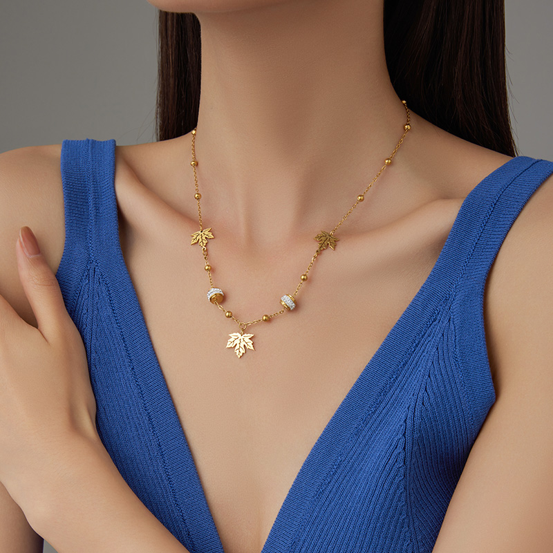Fashion Jewellery Hot Selling Maple Leaf Zirconia Clip Bead Chain Necklace