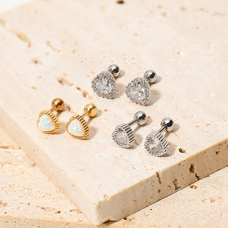 Minimalist Heart Design Titanium Body Piercings Zircon Earrings 