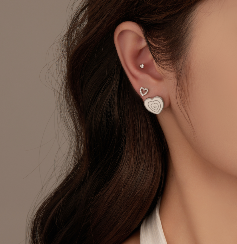 Factory shining heart zircon titanium earrings piercing