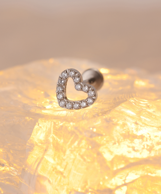 Factory shining heart zircon titanium earrings piercing