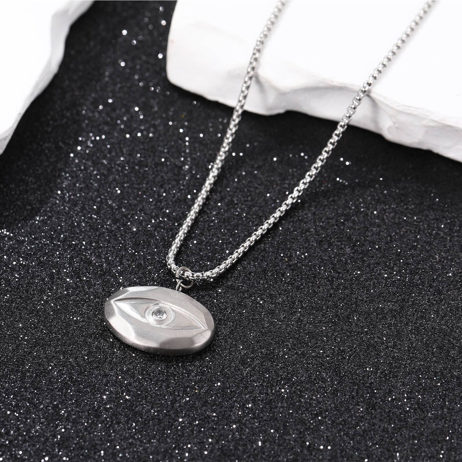 Wholesale Stylish Titanium Devil's Eye Ellipse Pendant Necklace for Men